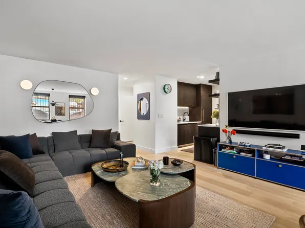 256 Bedford Avenue image 16 of 27