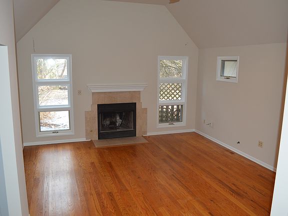 3rd image of 475 N Montclair Ave