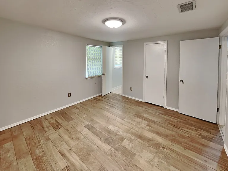 1012 SE 8th St — Photo 13
