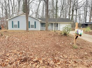 9 Bellows Ct, Greensboro, NC 27407