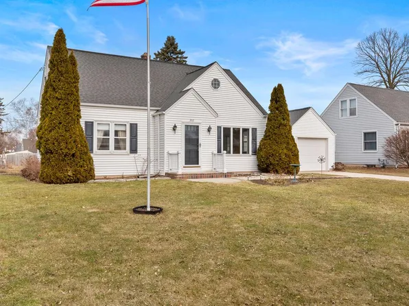 202 East Douglas STREET, Port Washington, WI 53074