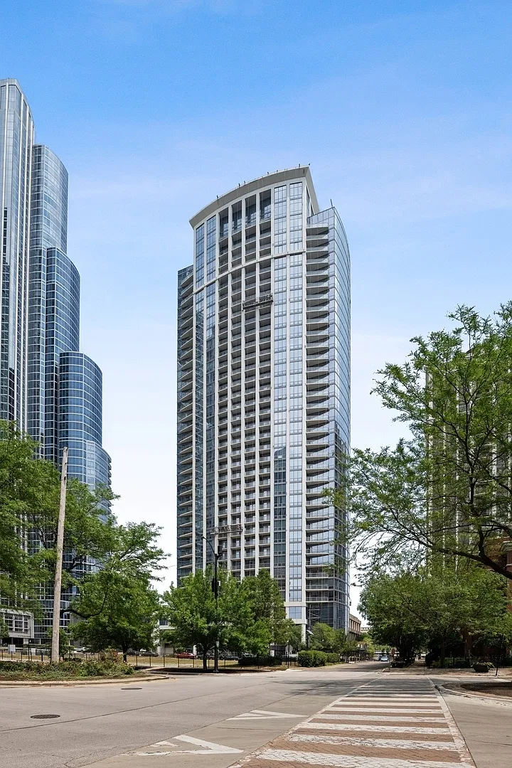 1 bed, 900 sqft, $3,800 — Photo 1