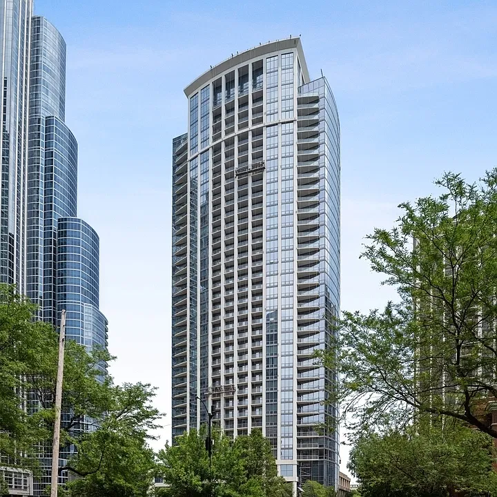 1235 S Prairie Ave #3608