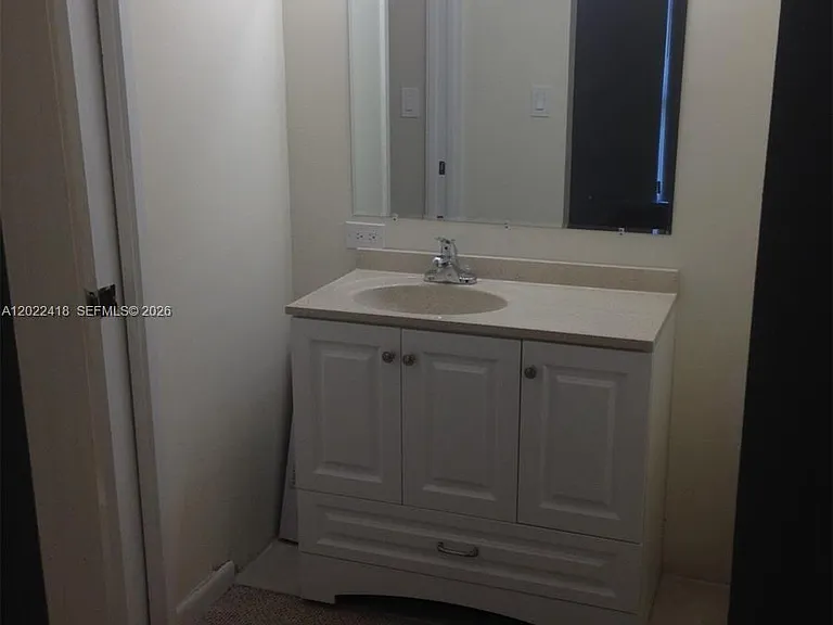 16909 N Bay Rd #520 — Photo 9