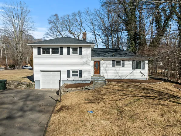 1 Wakerobin Road, Norwalk, CT 06851