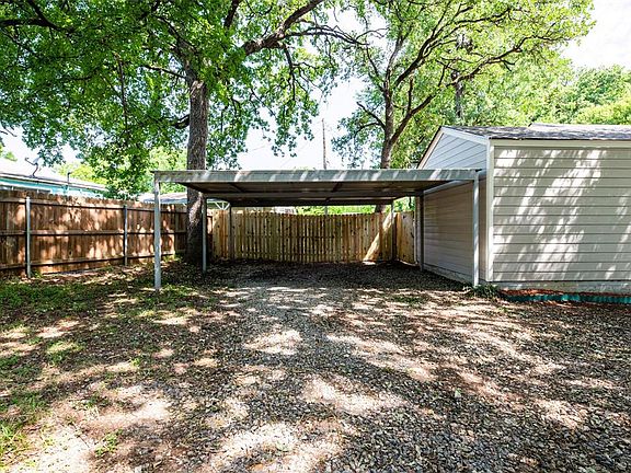3rd image of 5032 Sherwood Dr