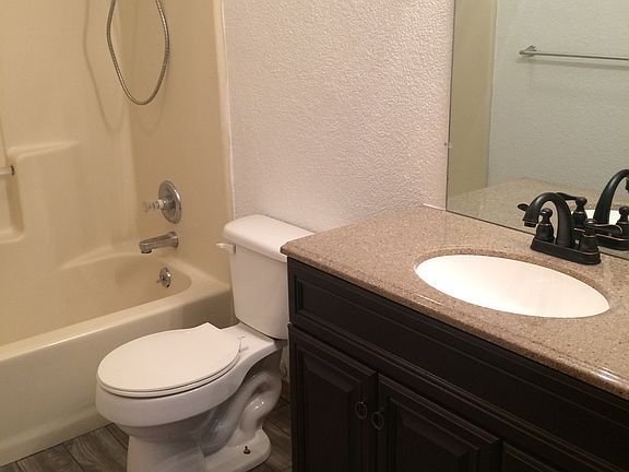 4th image of 1437 Knollwood Ave