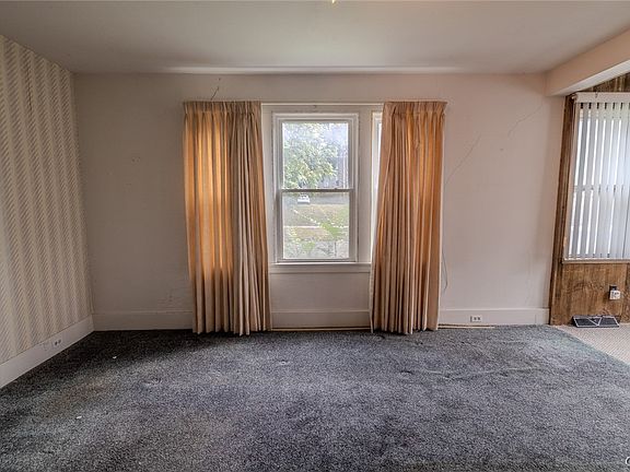 4th image of 412 Graves St