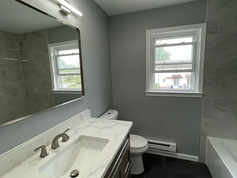 570 Elm St — Photo 4
