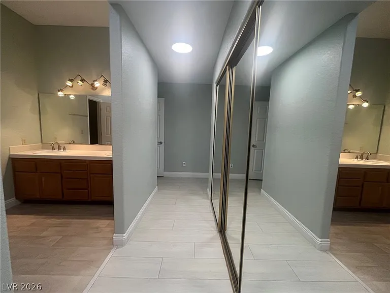 3611 Laguna Del Sol Dr — Photo 19