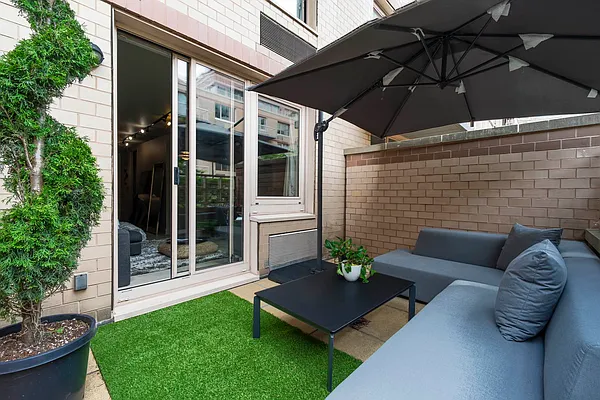 Rented by New York Casas Ltd. | media 22