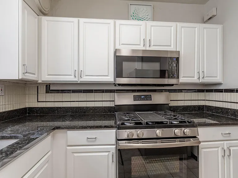 7535 Oxford Dr E #1W — Photo 4
