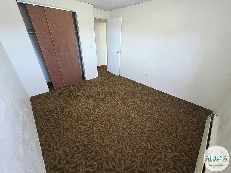701 Watkins Dr — Photo 16