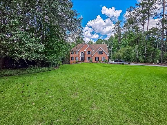 3rd image of 3625 Graycliff Rd