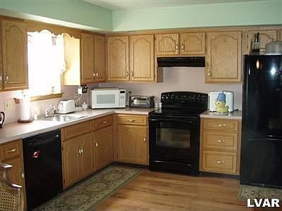 5th image of 2764 Victoria Ln
