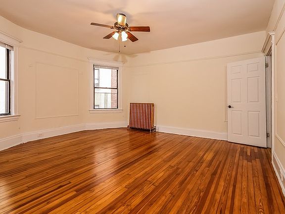 3rd image of 135 Saint Marks Pl APT 2