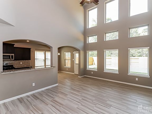 2nd image of 9926 Tammy Ln