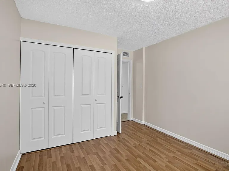 220 Lakeview Dr #210 — Photo 27