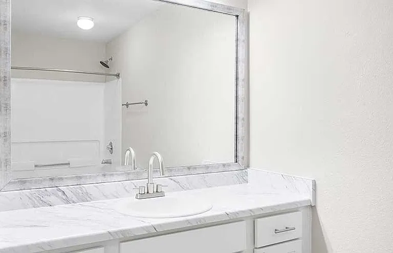 Kenwood Club at the Park Apartments — Photo 7