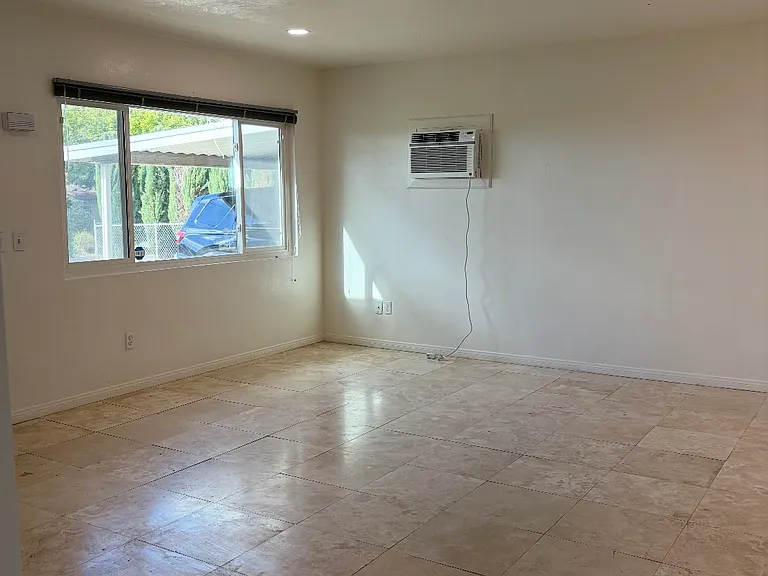 13605 Douglas St — Photo 55