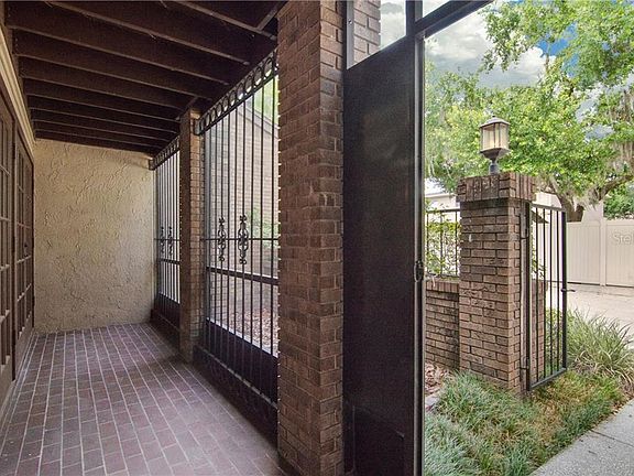 4th image of 1132 Washington Ave #12
