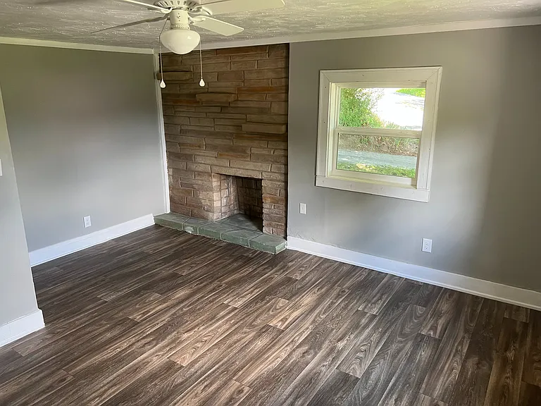 705 Low Gap Rd — Photo 13