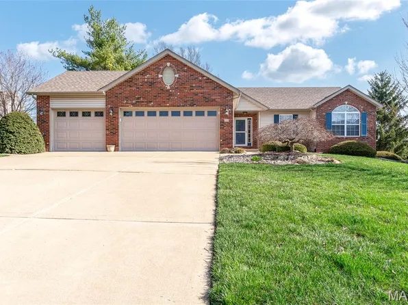 171 Crystal Gate Ln, Glen Carbon, IL 62034