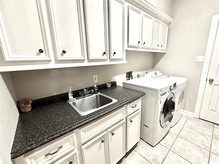 3311 Oakland Dr — Photo 23