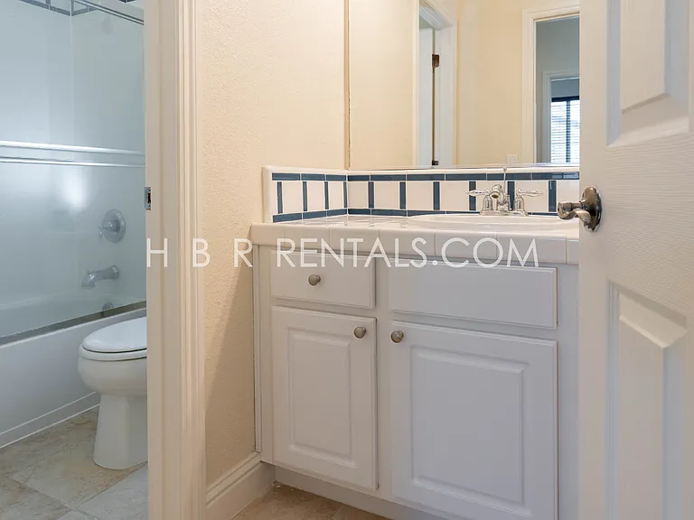 237 E Legacy Dr — Photo 20
