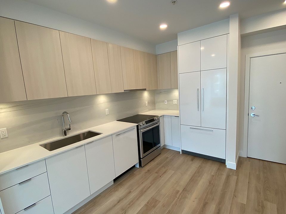 1st image of 1892 Starling Dr #112