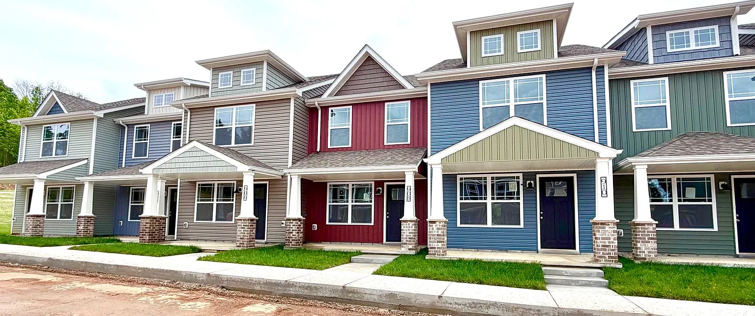 Serene Townhomes - 908 Peaceful Place — Photo 1