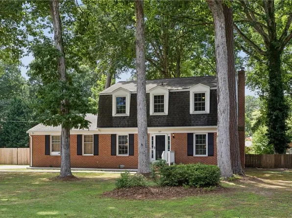 305 W Woodland Dr, Yorktown, VA 23692