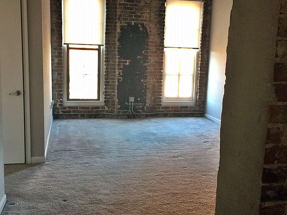 3rd image of 401 Delaware St APT 302