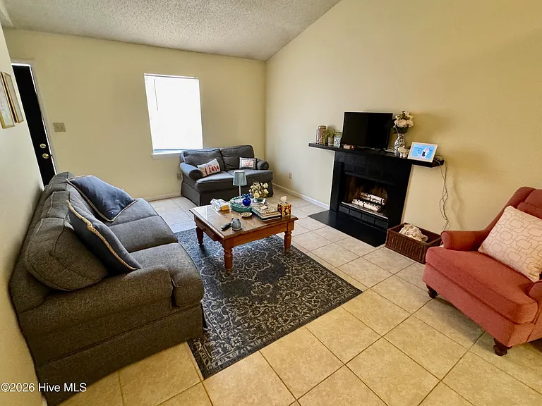 233 Wyndham Cir #A — Photo 3