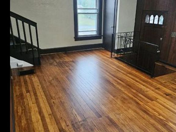 4th image of 604 7th St