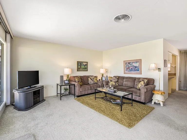 43420 Illinois Ave — Photo 17