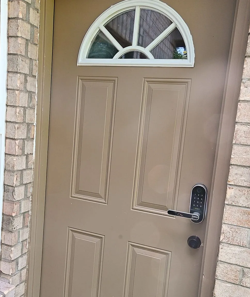 2 bed, 700 sqft, $2,200 — Photo 3