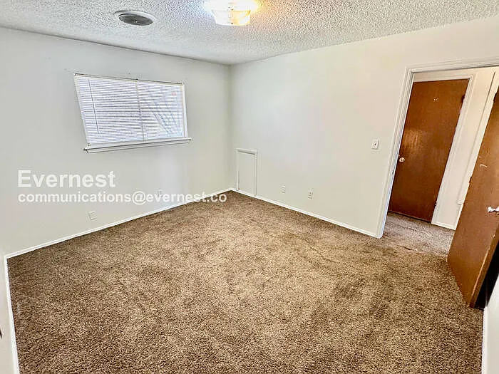 909 E Quincy St #4 — Photo 13