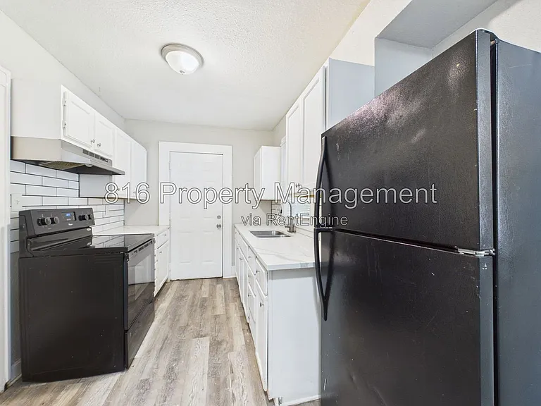 5127 Olive St — Photo 9