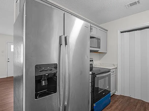 509 Ashmore Rd — Photo 7