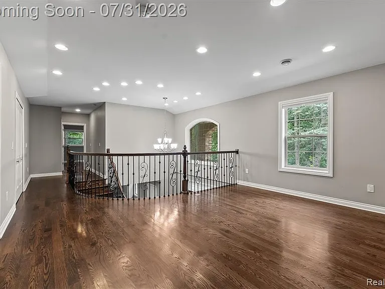 1592 Lone Pine Rd — Photo 26