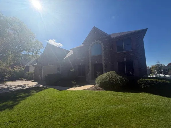 728 Waterside Dr, South Elgin, IL 60177