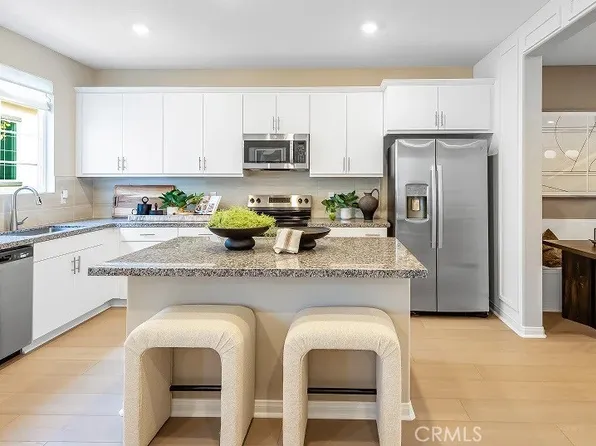 1682 Phantom Ln, Rialto, CA 92376