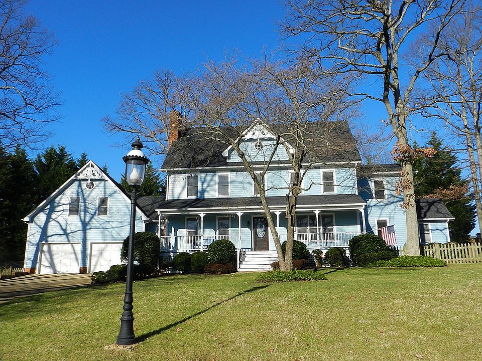 2404 Grand Summit Court