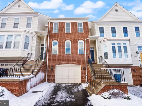 20867 Derrydale Sq, Sterling, VA 20165