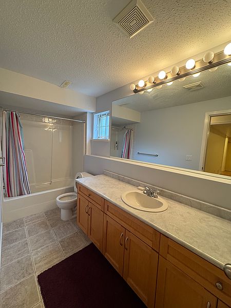 Coquitlam House for rent - 2 Bedrooms — photo 4