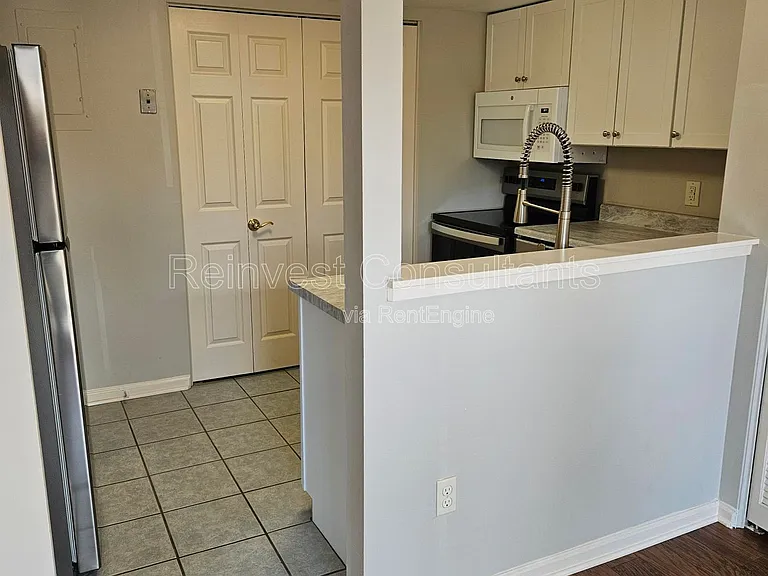 51 Winchester Pl #C — Photo 3
