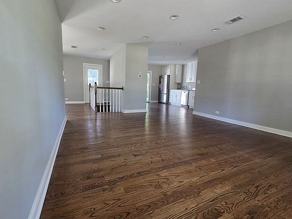 5th image of 21 Crestview Ter