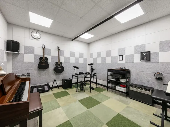 333 East 43rd Street 709 image 15 of 15