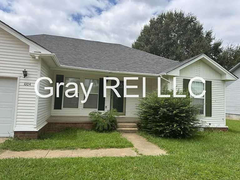 1004 Tori Ln — Photo 1